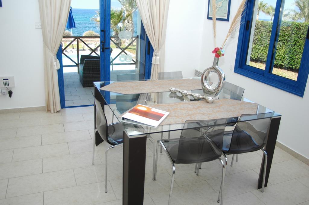 Kymmates Beach Front Villas Paphos 客房 照片