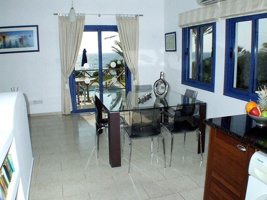 Kymmates Beach Front Villas Paphos 外观 照片