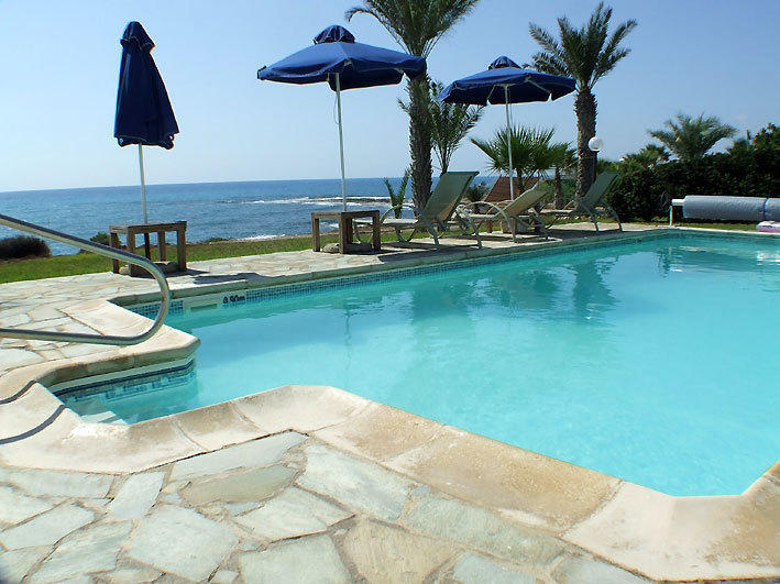 Kymmates Beach Front Villas Paphos 外观 照片