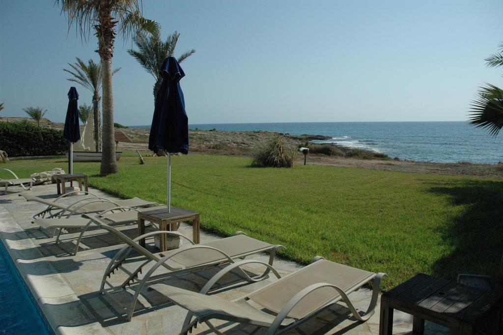 Kymmates Beach Front Villas Paphos 外观 照片