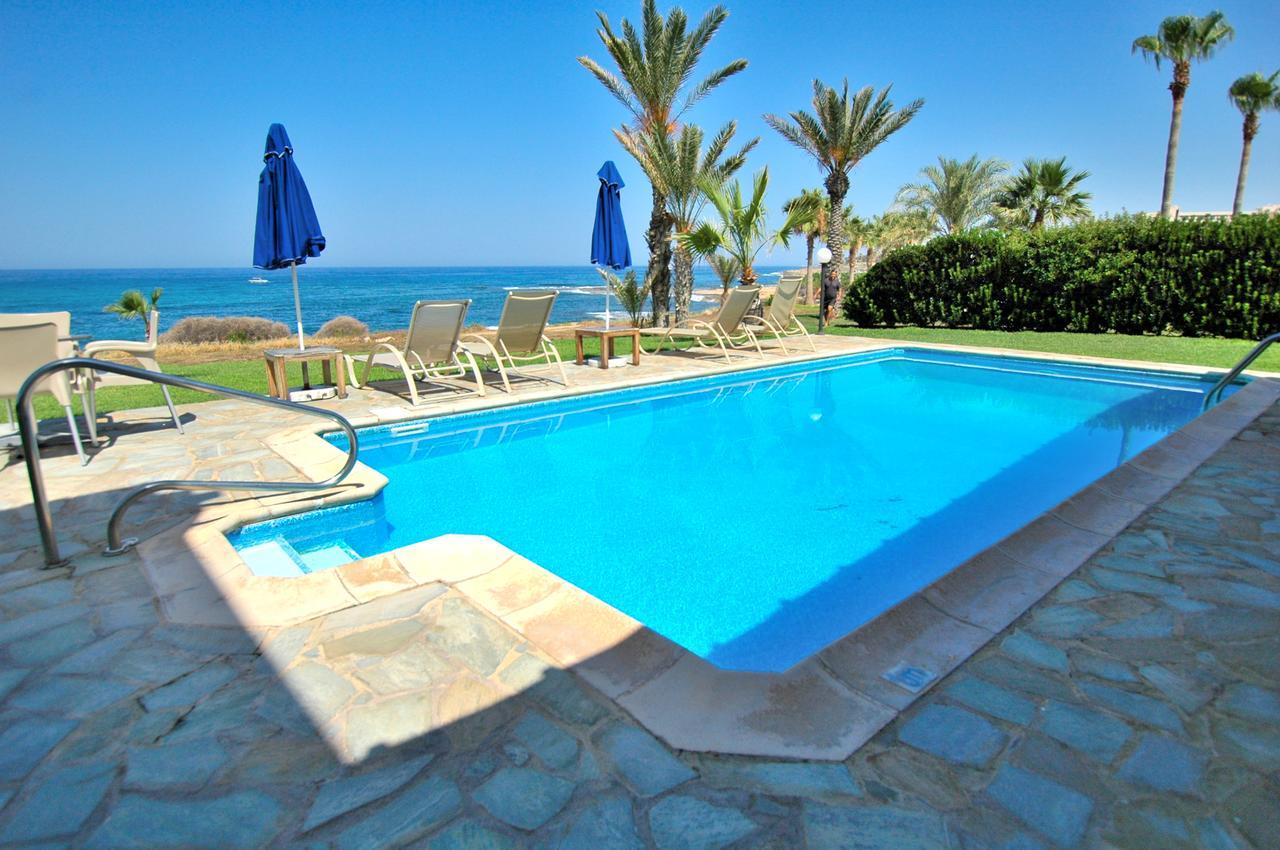 Kymmates Beach Front Villas Paphos 外观 照片