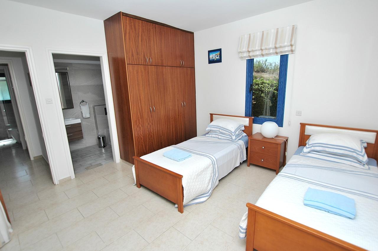 Kymmates Beach Front Villas Paphos 外观 照片