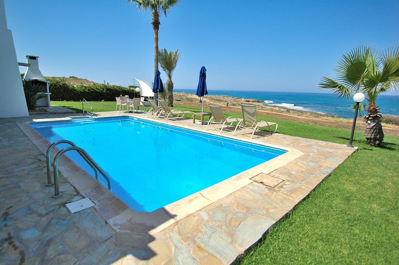 Kymmates Beach Front Villas Paphos 外观 照片