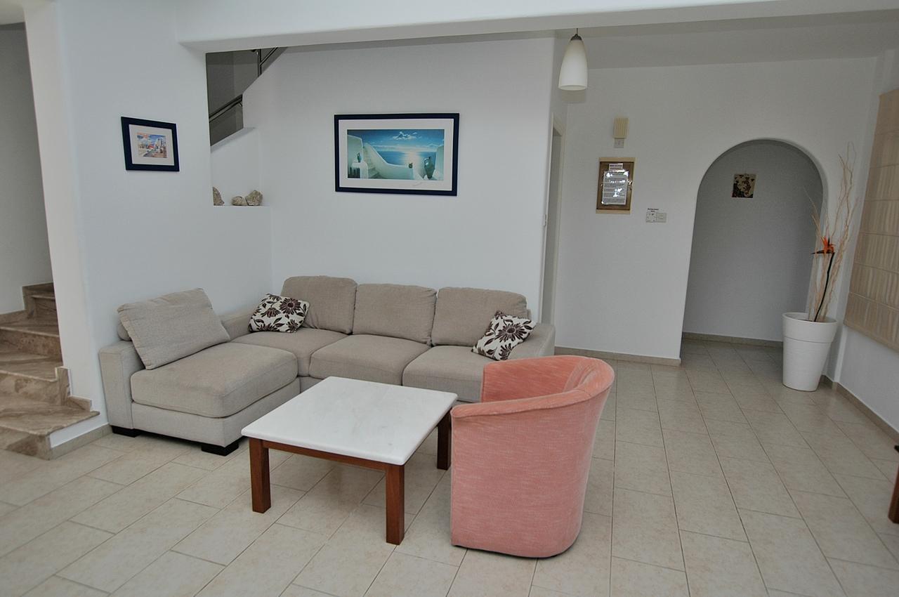 Kymmates Beach Front Villas Paphos 外观 照片