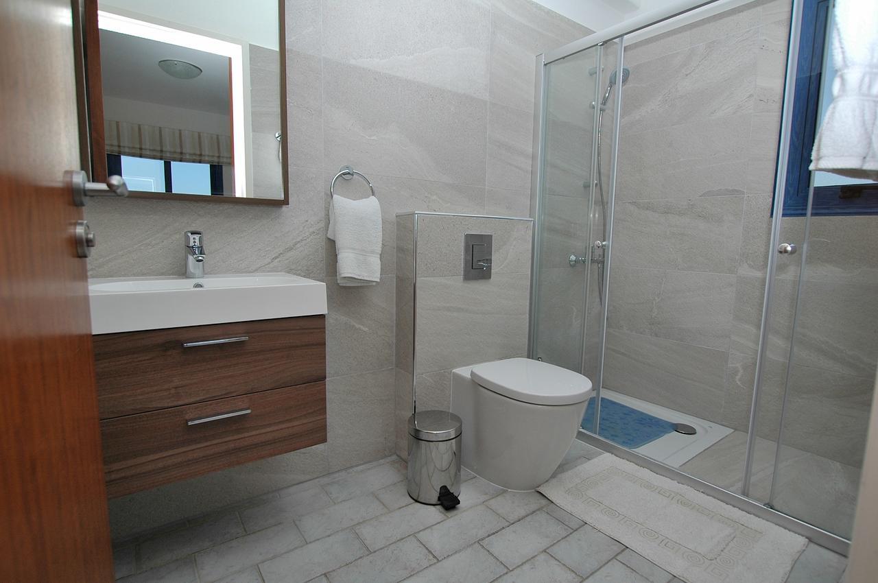 Kymmates Beach Front Villas Paphos 外观 照片