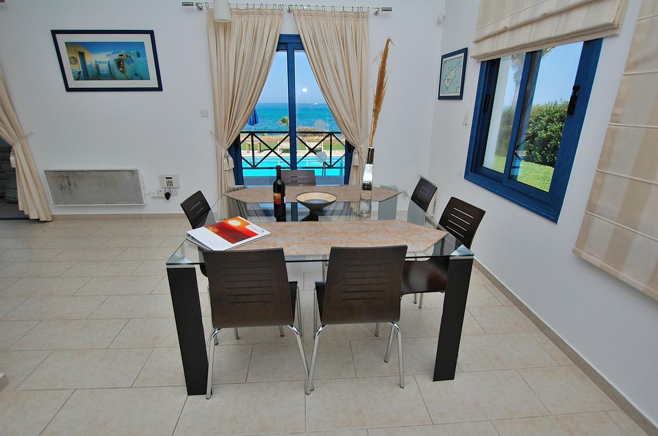 Kymmates Beach Front Villas Paphos 外观 照片